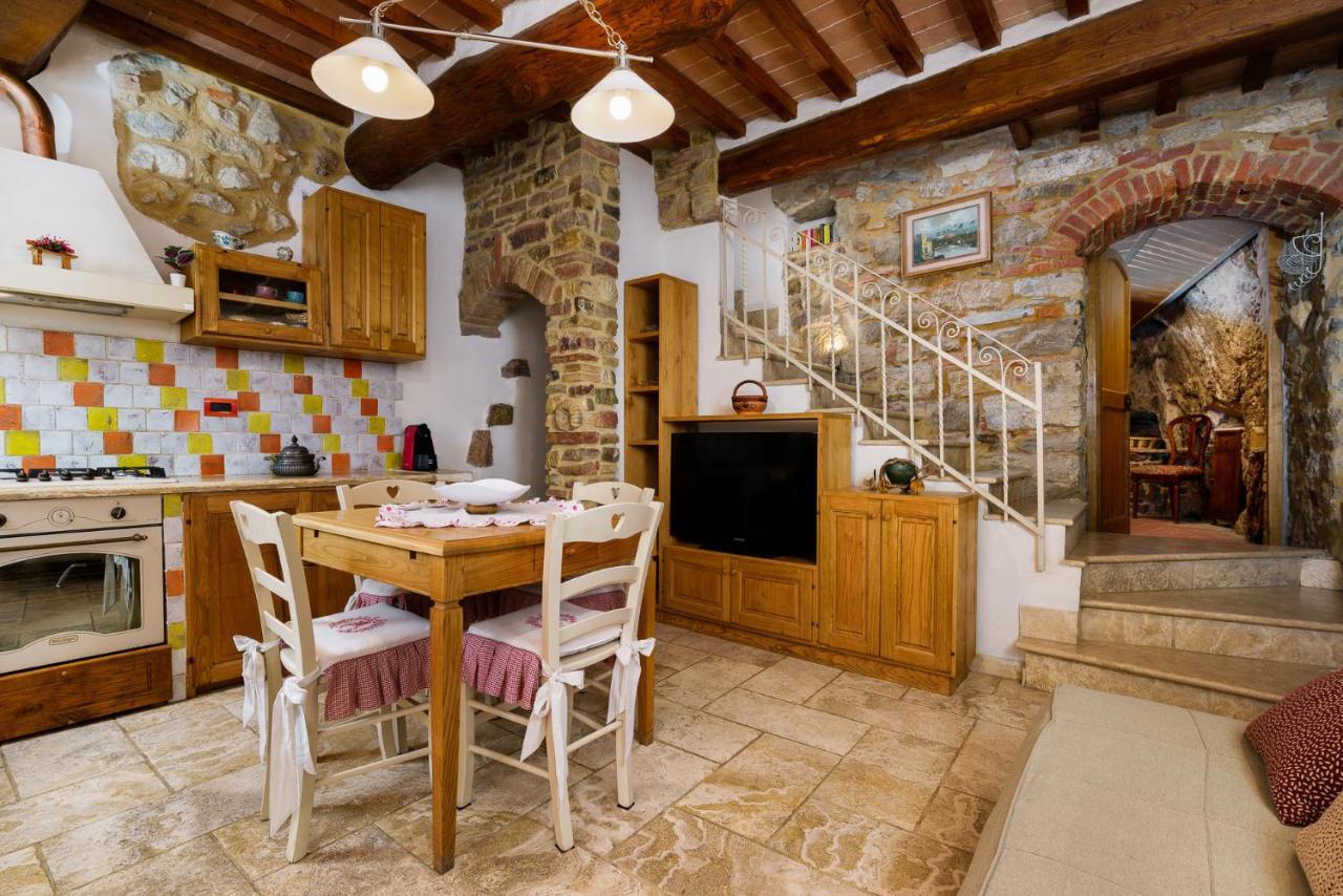 La Casetta Nel Borgo กาสเตลนูโอโว ดิ วัล ดิ เชชินา ภายนอก รูปภาพ