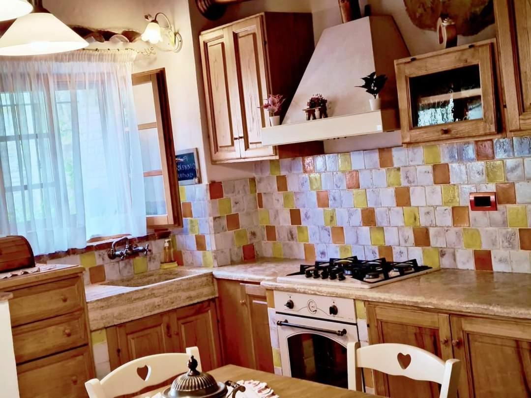La Casetta Nel Borgo กาสเตลนูโอโว ดิ วัล ดิ เชชินา ภายนอก รูปภาพ